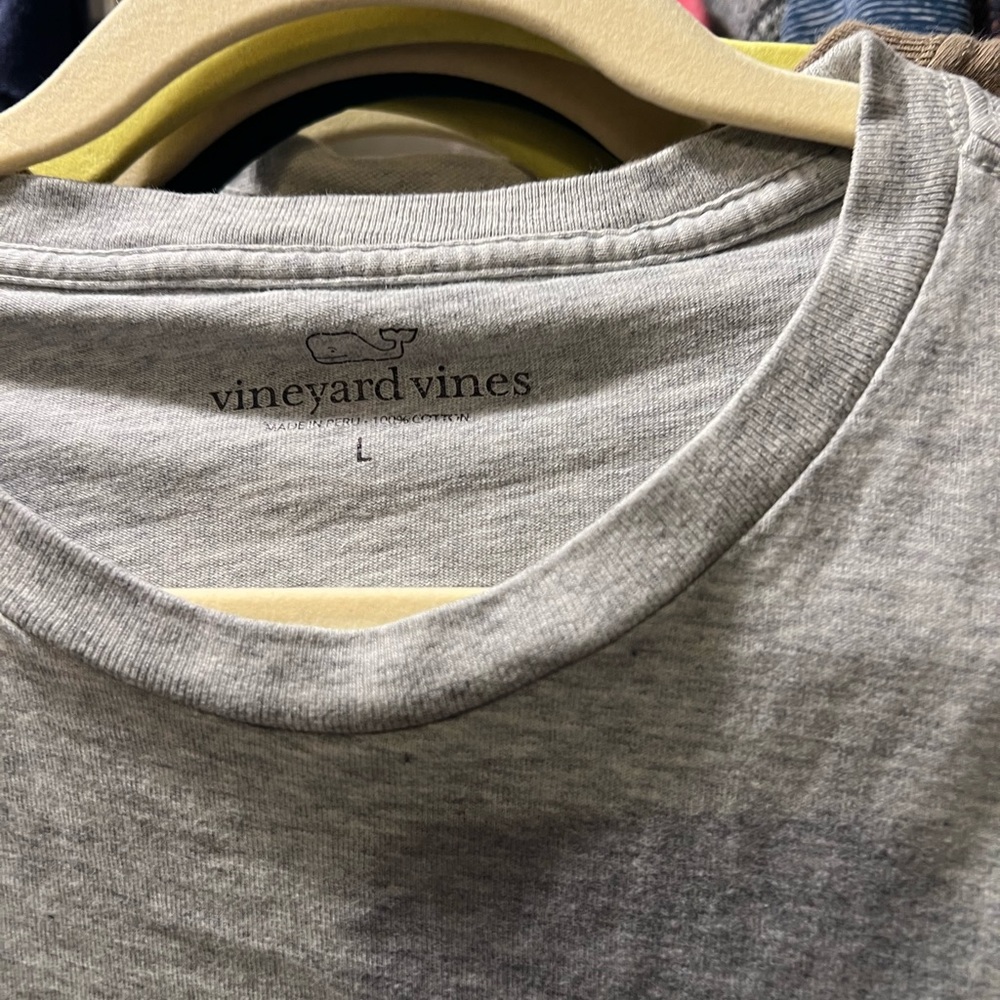 Vineyard Vines Men's Heather Gray Crewneck Tee